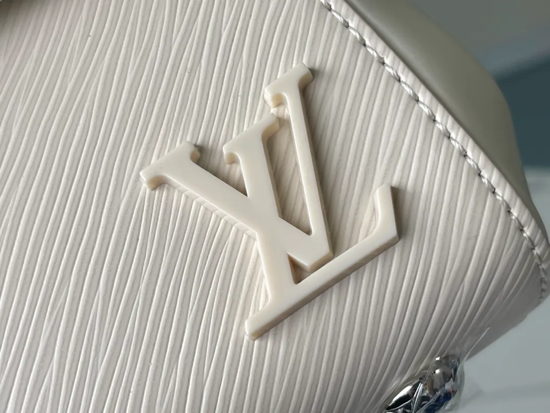 LOUIS VUITTON CLUNY MINI HANDBAG EPI GRAINED-COWHIDE LEATHER WHITE M58928_5 LOUIS VUITTON CLUNY MINI HANDBAG EPI GRAINED COWHIDE LEATHER WHITE M58928 5