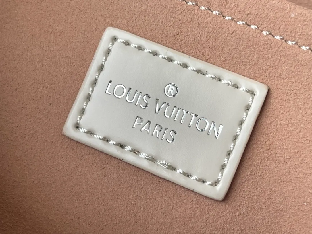 LOUIS VUITTON CLUNY MINI HANDBAG EPI GRAINED-COWHIDE LEATHER WHITE M58928_9 LOUIS VUITTON CLUNY MINI HANDBAG EPI GRAINED COWHIDE LEATHER WHITE M58928 9