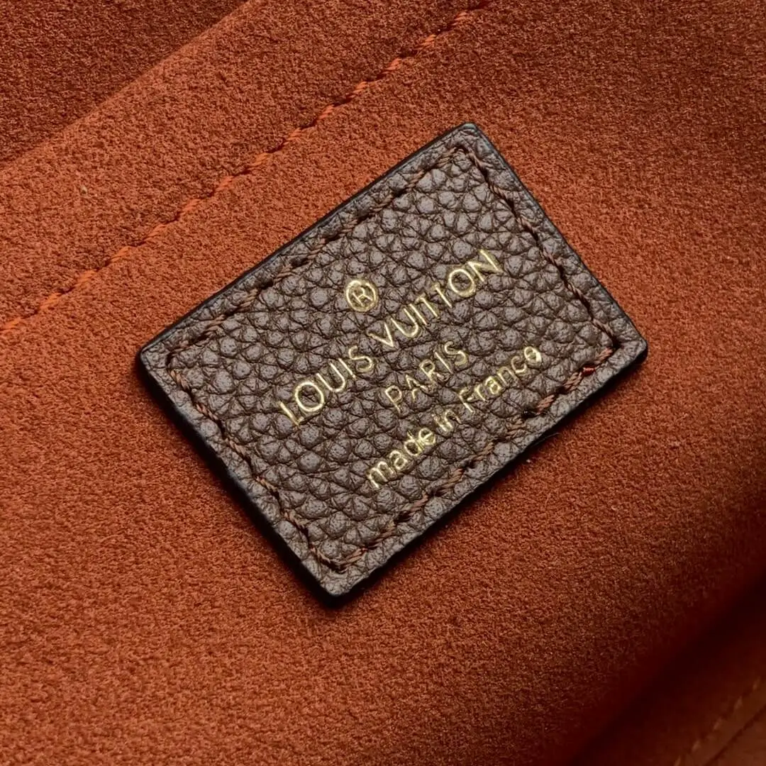 LOUIS VUITTON MYLOCKME CHAIN BAG SMOKEY M58949_8 LOUIS VUITTON MYLOCKME CHAIN BAG SMOKEY M58949 8