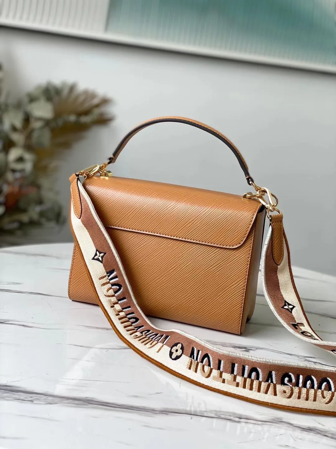 LOUIS VUITTON TWIST MM HANDBAG EPI GRAINED LEATHER GOLD CIPANGO M59026_3 LOUIS VUITTON TWIST MM HANDBAG EPI GRAINED LEATHER GOLD CIPANGO M59026 3