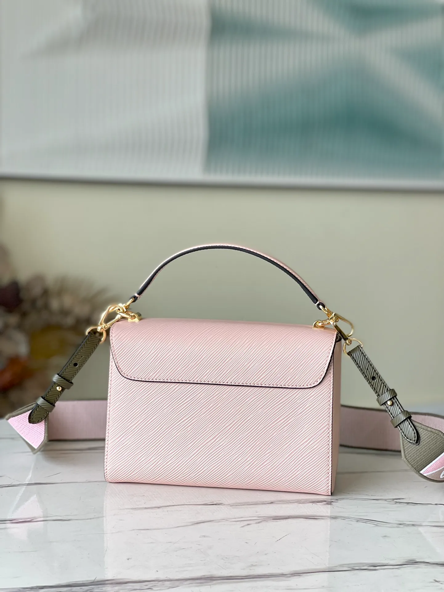 LOUIS VUITTON TWIST MM HANDBAG EPI GRAINED LEATHER ROSE JASMIN M59028_3 LOUIS VUITTON TWIST MM HANDBAG EPI GRAINED LEATHER ROSE JASMIN M59028 3