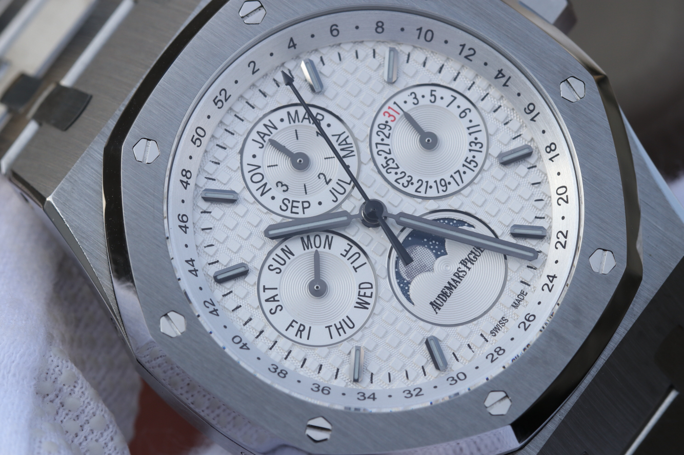 AUDEMARS-PIGUET-ROYAL-OAK-PERPETUAL-CALENDAR-41-STAINLESS-STEEL-SILVER-04 AUDEMARS PIGUET ROYAL OAK PERPETUAL CALENDAR 41 STAINLESS STEEL SILVER 04