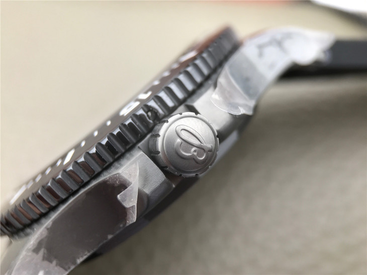 BREITLING-SUPEROCEAN-44-SPECIAL-BLACKSTEEL-BLACK-RUBBER-M1739313.BE92.227S-08 BREITLING SUPEROCEAN 44 SPECIAL BLACKSTEEL BLACK RUBBER M1739313.BE92.227S 08