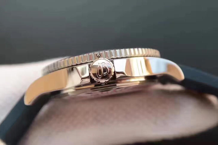 BREITLING-SUPEROCEAN-II-44-STAINLESS-STEEL-BLUE-MARINER-BLUE-RUBBER-04 BREITLING SUPEROCEAN II 44 STAINLESS STEEL BLUE MARINER BLUE RUBBER 04