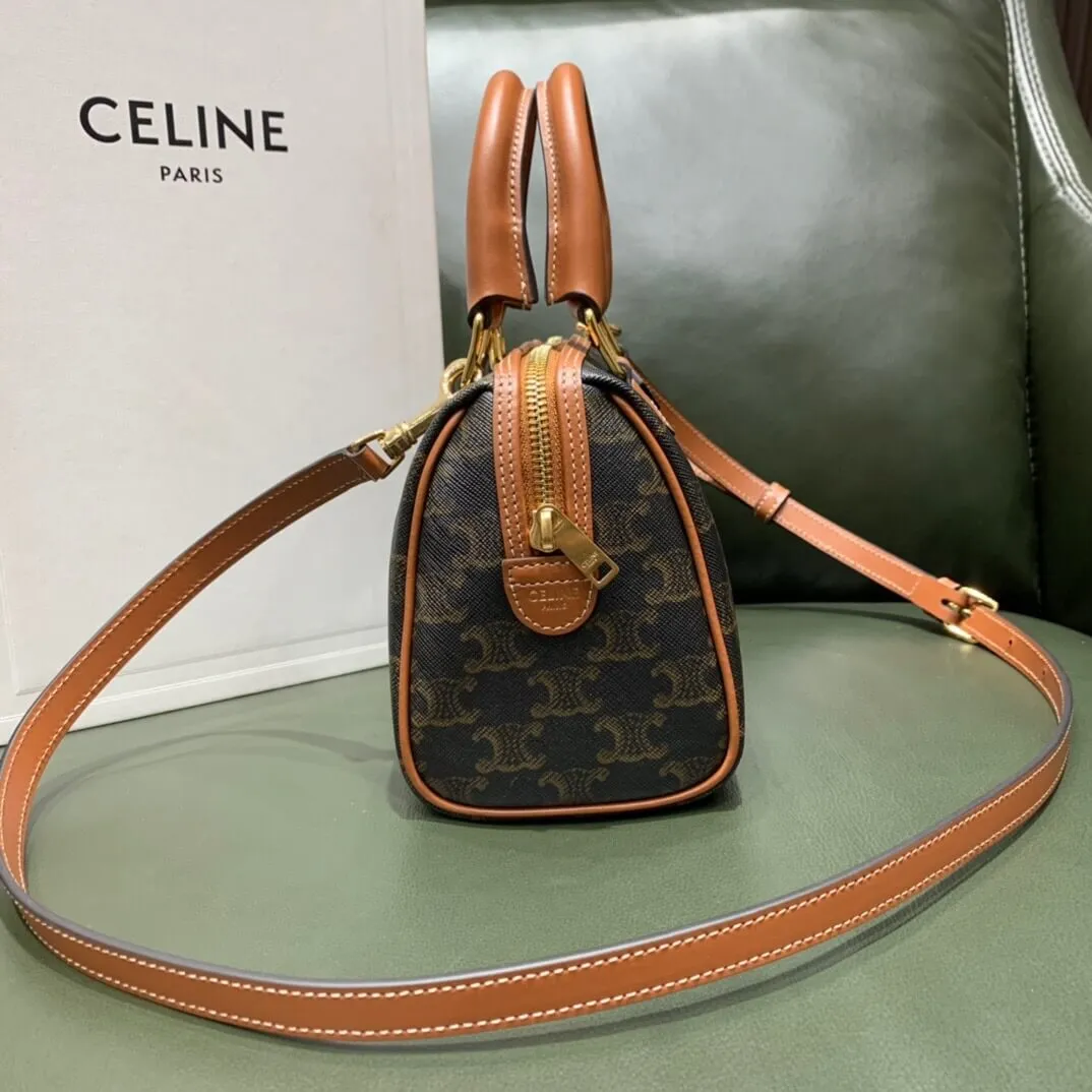 CELINE SMALL BOSTON IN TRIOMPHE CANVAS AND CALFSKIN TAN 197582CAS.04LU_5 CELINE SMALL BOSTON IN TRIOMPHE CANVAS AND CALFSKIN TAN 197582CAS.04LU 5