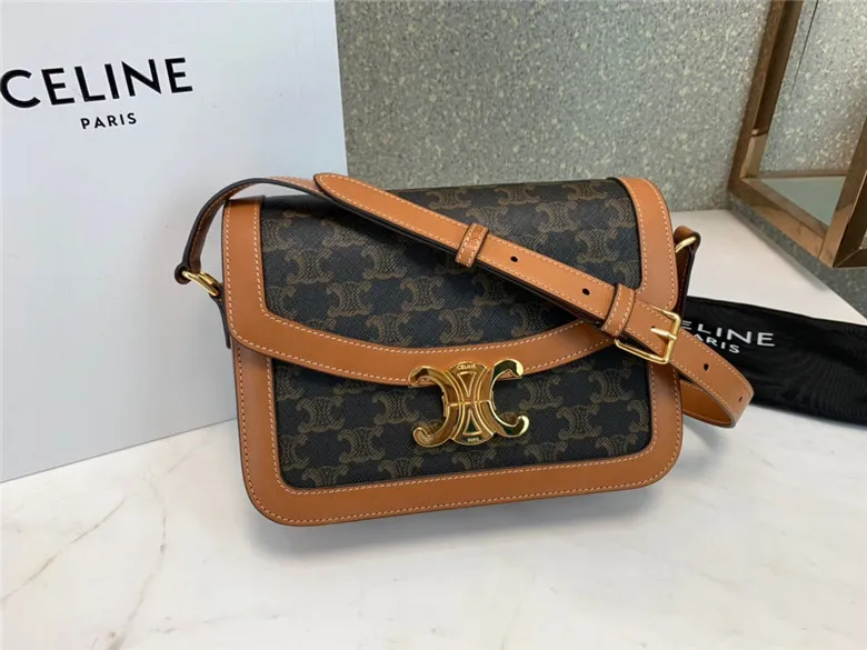 CELINE-TRIOMPHE-TEEN-TRIOMPHE-BAG-IN-TRIOMPHE-CANVAS-AND-CALFSKIN-188882BZ4.04LU-01 CELINE TRIOMPHE TEEN TRIOMPHE BAG IN TRIOMPHE CANVAS AND CALFSKIN 188882BZ4.04LU 01