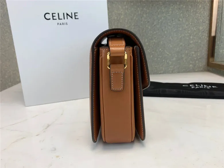CELINE-TRIOMPHE-TEEN-TRIOMPHE-BAG-IN-TRIOMPHE-CANVAS-AND-CALFSKIN-188882BZ4.04LU-04 CELINE TRIOMPHE TEEN TRIOMPHE BAG IN TRIOMPHE CANVAS AND CALFSKIN 188882BZ4.04LU 04