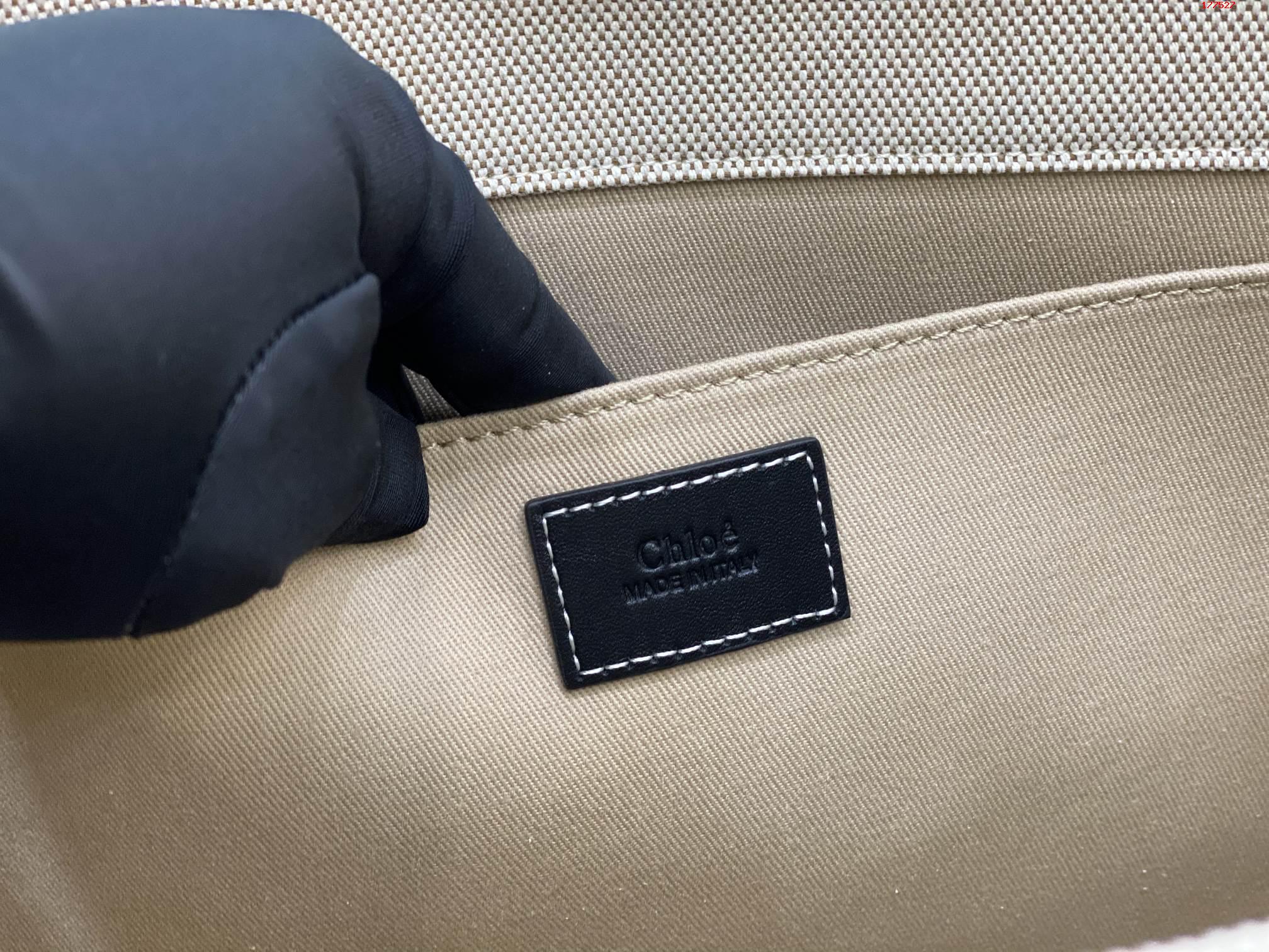 CHLOE-MEDIUM-WOODY-TOTE-BAG-BLACK-&-BLUE-CHC21US383E66925-09 CHLOE MEDIUM WOODY TOTE BAG BLACK BLUE CHC21US383E66925 09