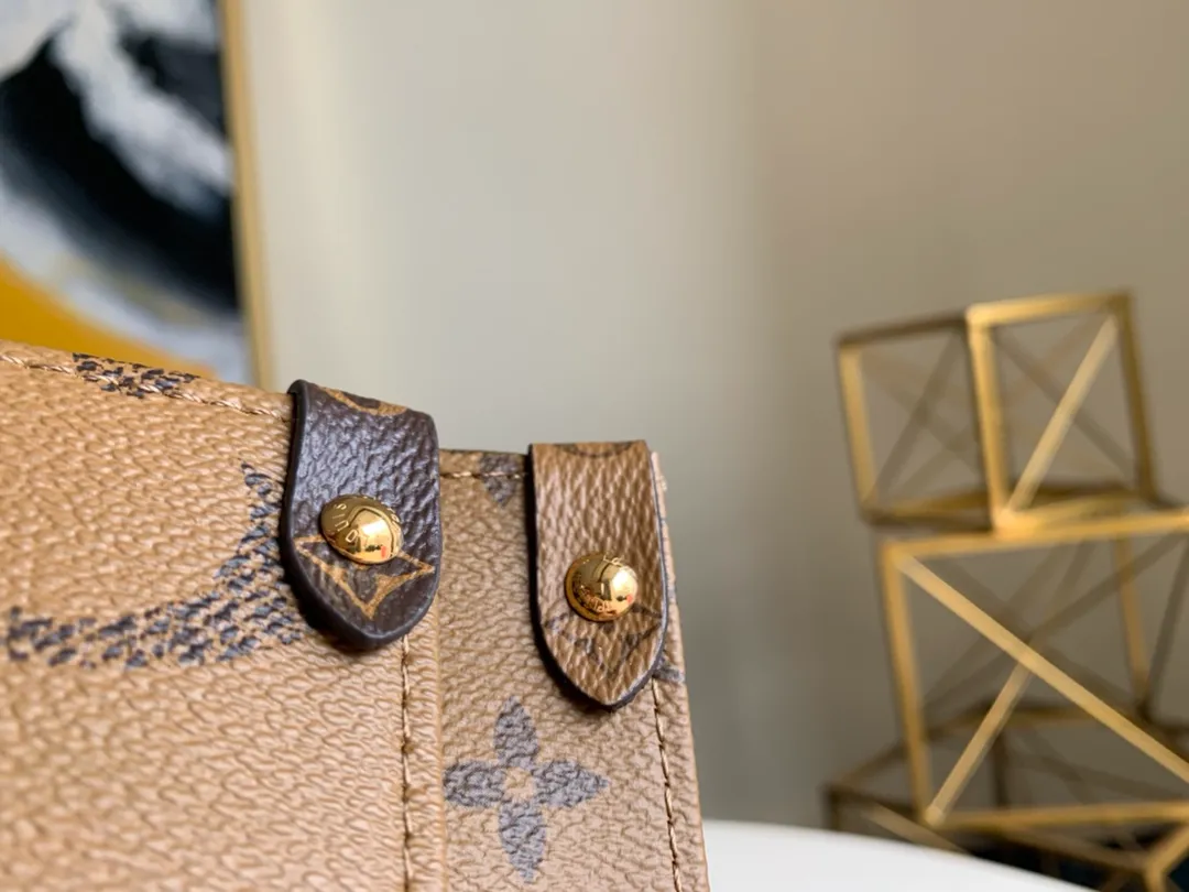 LOUIS VUITTON ONTHEGO MONOGRAM GIANT REVERSE MM BROWN M45039_9 LOUIS VUITTON ONTHEGO MONOGRAM GIANT REVERSE MM BROWN M45039 9