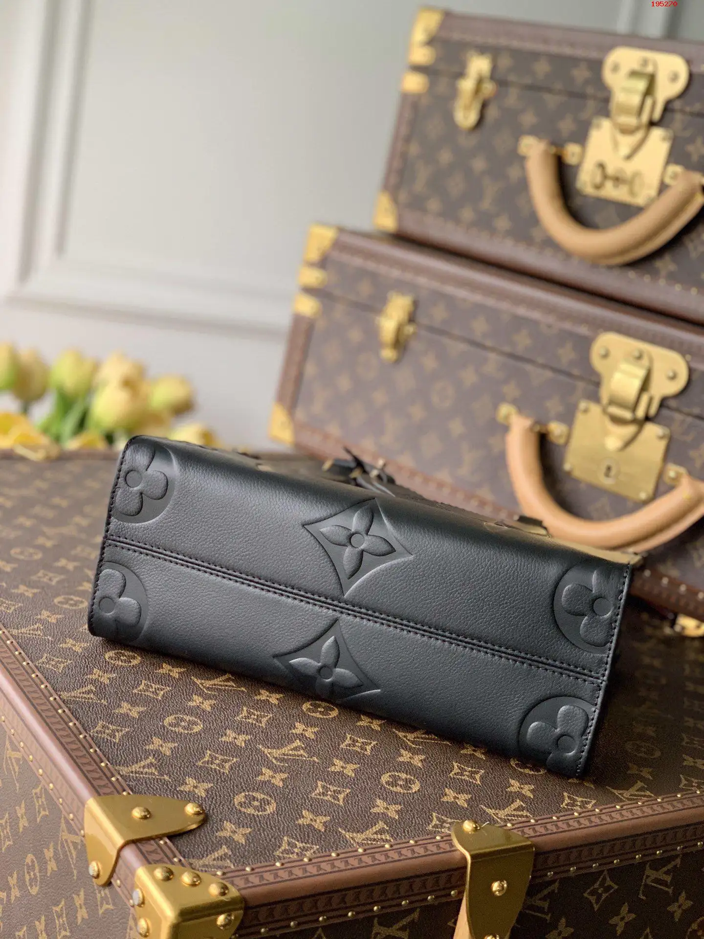 LOUIS VUITTON ONTHEGO PM TOTE HANDBAG EMBOSSED GRAINED COWHIDE LEATHER BLACK M45653_3 LOUIS VUITTON ONTHEGO PM TOTE HANDBAG EMBOSSED GRAINED COWHIDE LEATHER BLACK M45653 3