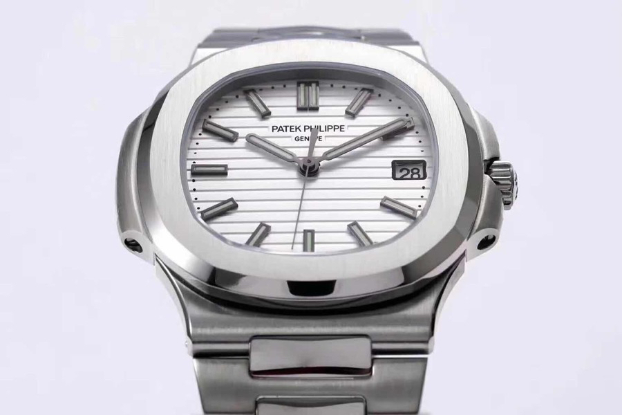 PATEK-PHILIPPE-NAUTILUS-5711-STAINLESS-STEEL-WHITE-57111A-011-04 PATEK PHILIPPE NAUTILUS 5711 STAINLESS STEEL WHITE 57111A 011 04