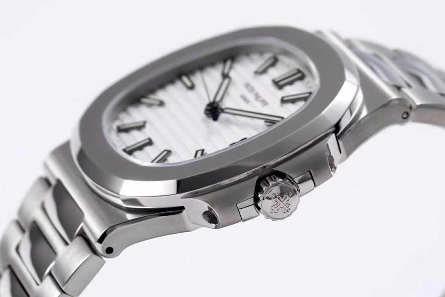 PATEK-PHILIPPE-NAUTILUS-5711-STAINLESS-STEEL-WHITE-57111A-011-05 PATEK PHILIPPE NAUTILUS 5711 STAINLESS STEEL WHITE 57111A 011 05