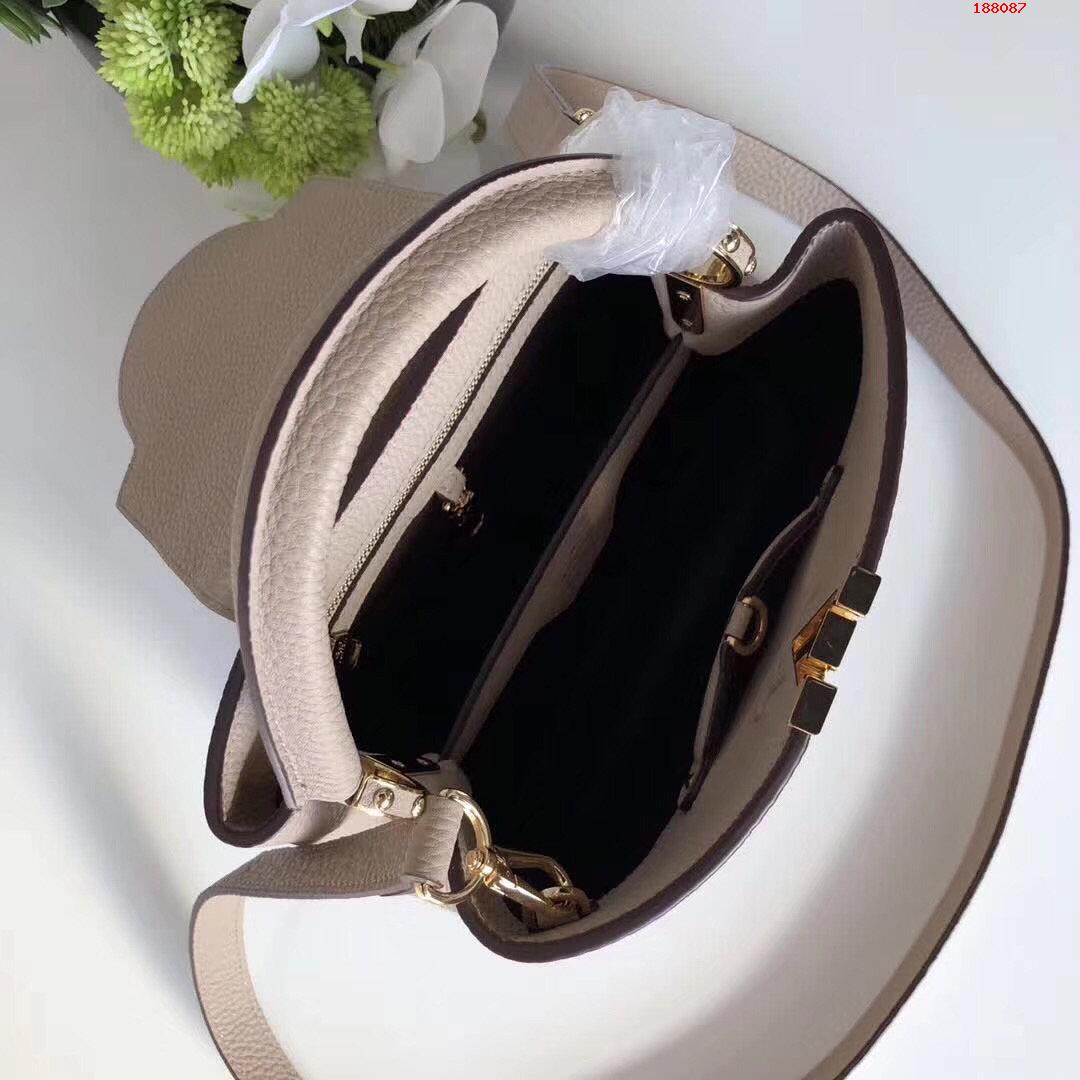 louis-vuitton-capucines-bb-taurillon-leather-highlights-M94634-05 louis vuitton capucines bb taurillon leather highlights M94634 05