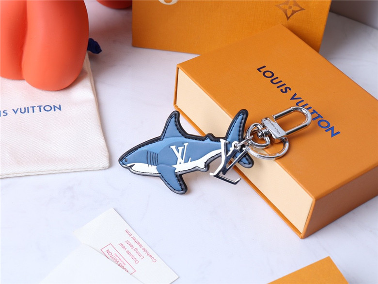 louis-vuitton-lv-aquatics-bag-charm-and-key-holder-MP2978-02 louis vuitton lv aquatics bag charm and key holder MP2978 02