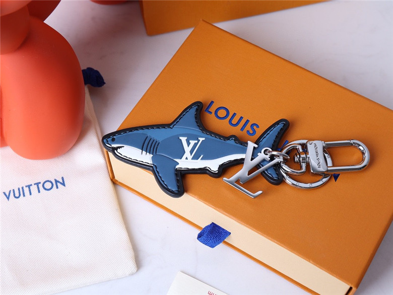 louis-vuitton-lv-aquatics-bag-charm-and-key-holder-MP2978-03 louis vuitton lv aquatics bag charm and key holder MP2978 03
