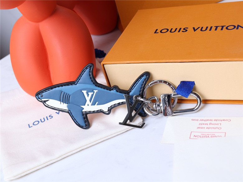 louis-vuitton-lv-aquatics-bag-charm-and-key-holder-MP2978-04 louis vuitton lv aquatics bag charm and key holder MP2978 04