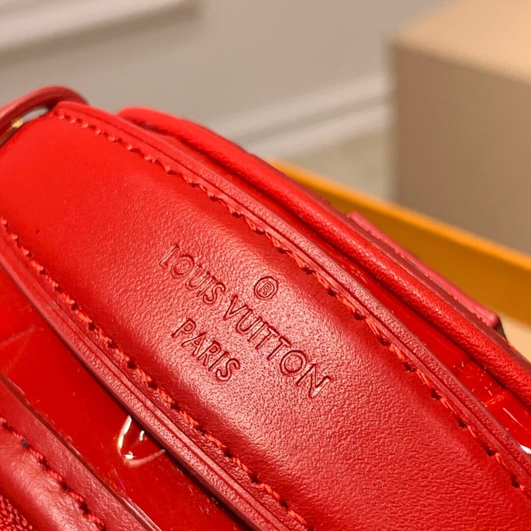 louis-vuitton-mini-boite-chapeau-monogram-vernis-leather-wallets-and-small-leather-goods-M90498-07 louis vuitton mini boite chapeau monogram vernis leather wallets and small leather goods M90498 07