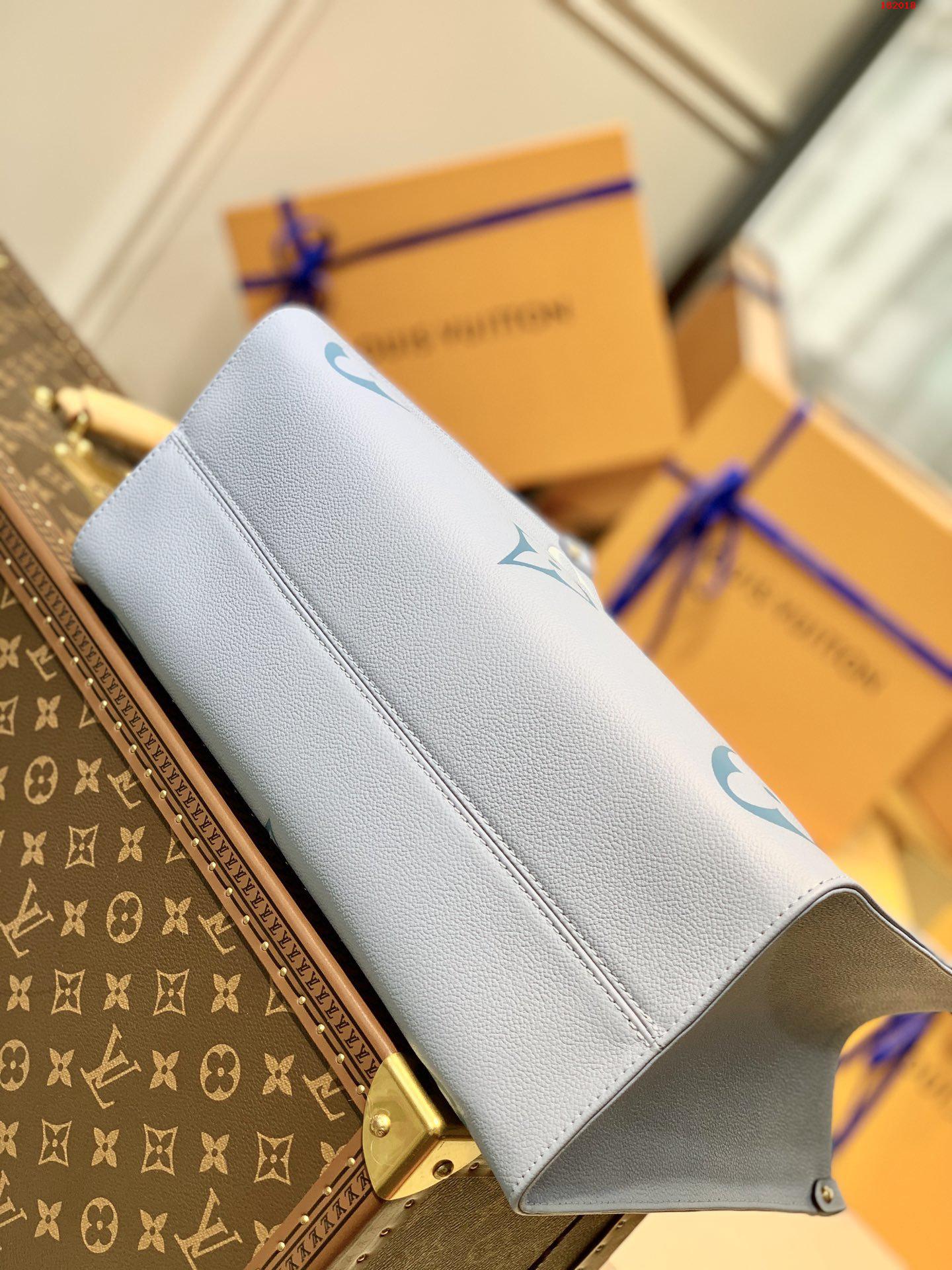 louis-vuitton-onthego-mm-monogram-empreinte-leather-handbags-M45718-04 louis vuitton onthego mm monogram empreinte leather handbags M45718 04