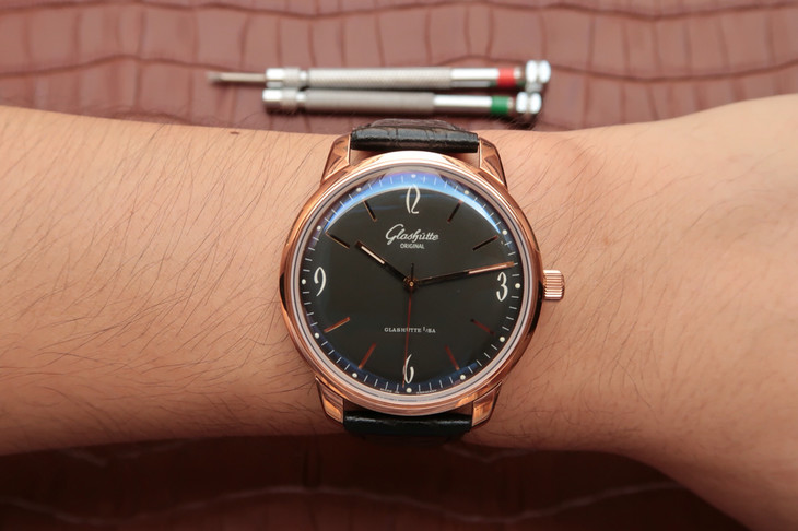 GLASHÜTTE-ORIGINAL-SIXTIES-ROSE-GOLD-BLACK-1-39-52-02-01-04-09 GLASHUTTE ORIGINAL SIXTIES ROSE GOLD BLACK 1 39 52 02 01 04 09