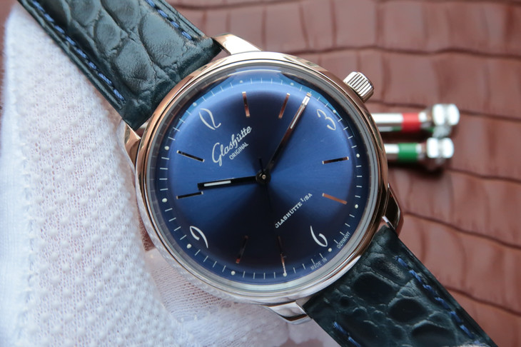 GLASHÜTTE-ORIGINAL-SIXTIES-STAINLESS-STEEL-BLUE1-39-52-06-02-04-02 GLASHUTTE ORIGINAL SIXTIES STAINLESS STEEL BLUE1 39 52 06 02 04 02