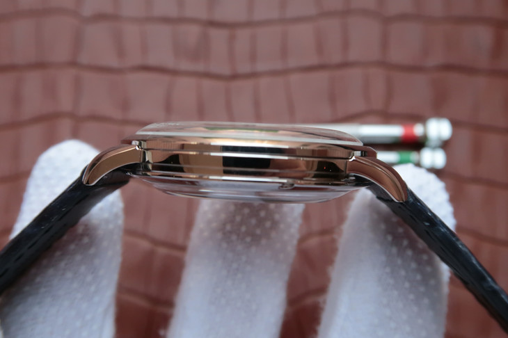 GLASHÜTTE-ORIGINAL-SIXTIES-STAINLESS-STEEL-BLUE1-39-52-06-02-04-06 GLASHUTTE ORIGINAL SIXTIES STAINLESS STEEL BLUE1 39 52 06 02 04 06