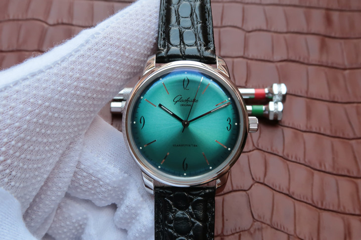 GLASHÜTTE-ORIGINAL-SIXTIES-STAINLESS-STEEL-ICONIC-AQUA-1-39-52-09-02-01-01 GLASHUTTE ORIGINAL SIXTIES STAINLESS STEEL ICONIC AQUA 1 39 52 09 02 01 01