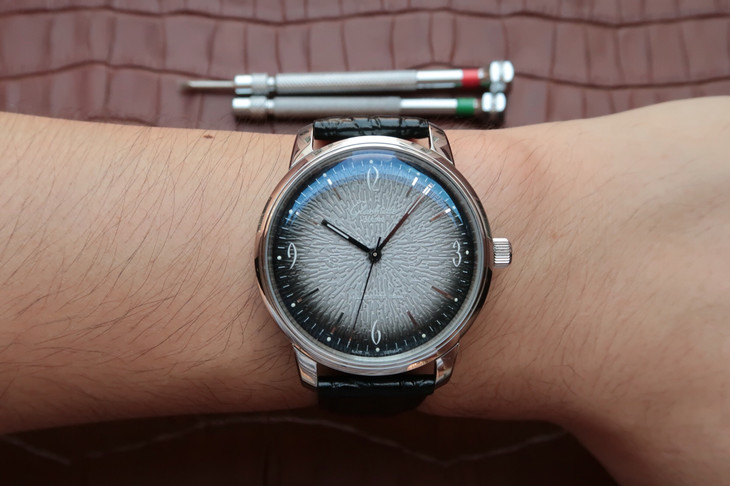 GLASHÜTTE-ORIGINAL-SIXTIES-STAINLESS-STEEL-ICONIC-GREY-1-39-52-11-02-01-09 GLASHUTTE ORIGINAL SIXTIES STAINLESS STEEL ICONIC GREY 1 39 52 11 02 01 09