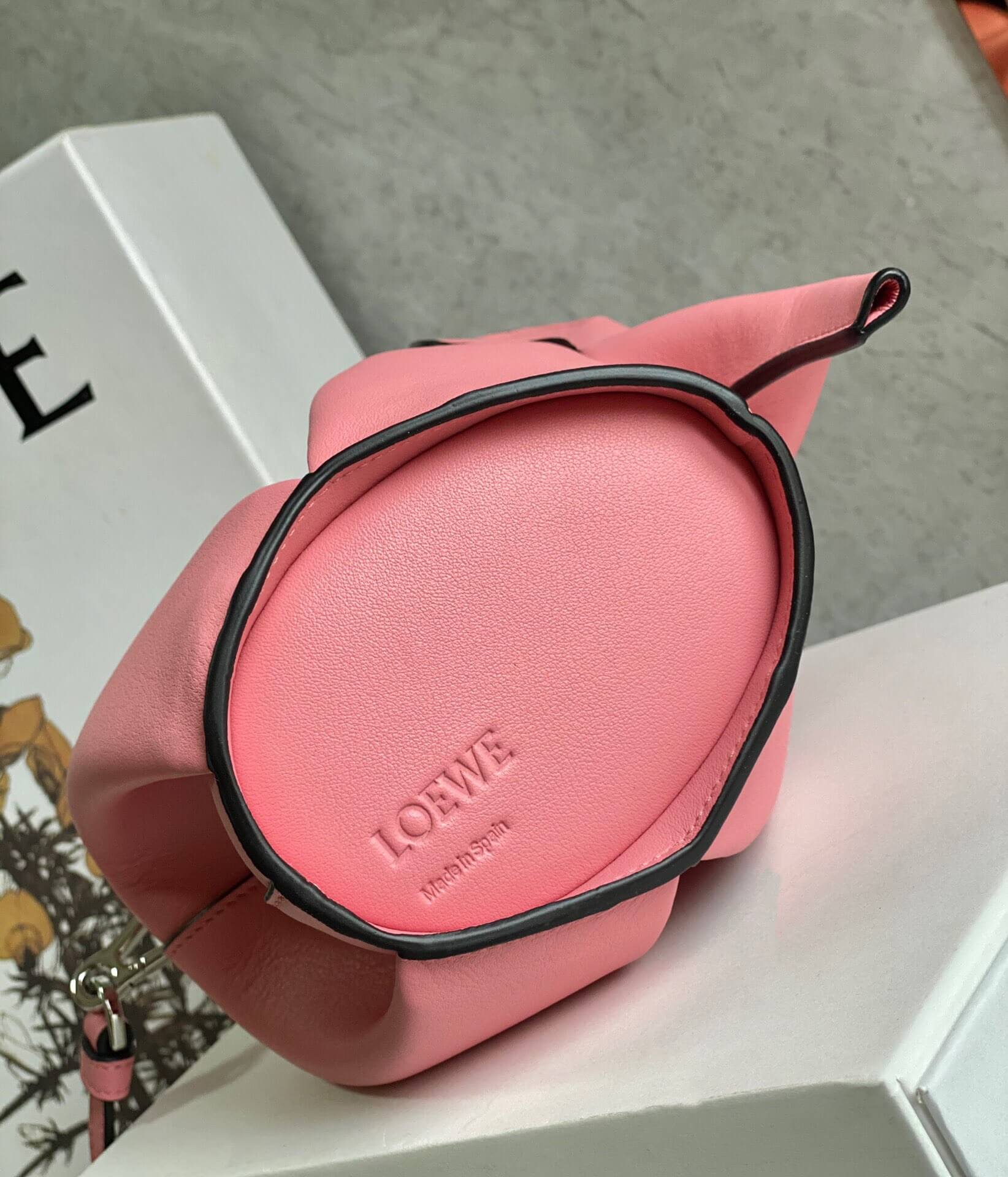 LOEWE-ELEPHANT-MINI-BAG-IN-CLASSIC-CALFSKIN-PINK-0010526119-05 LOEWE ELEPHANT MINI BAG IN CLASSIC CALFSKIN PINK 0010526119 05