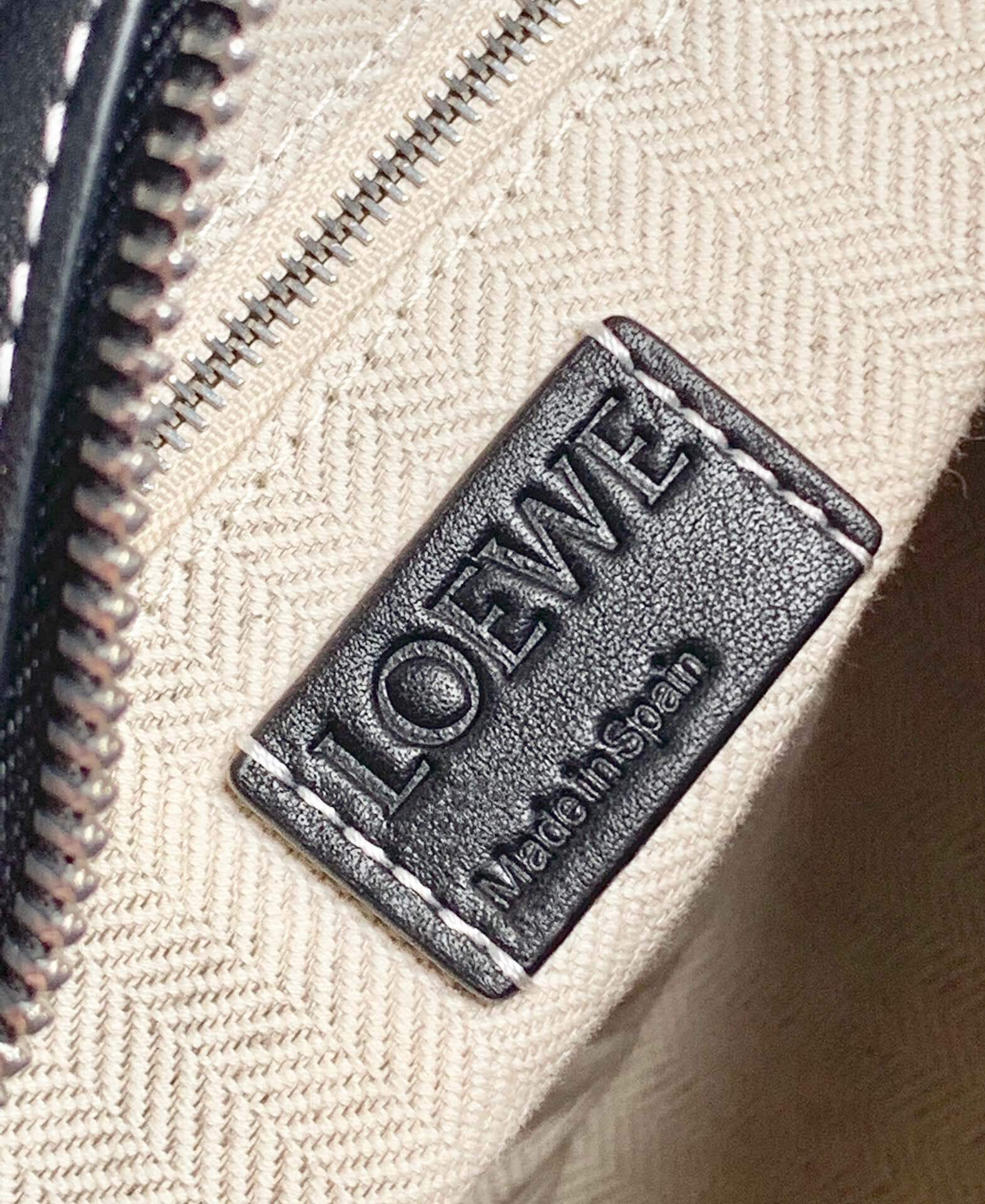 LOEWE-LARGE-ELEPHANT-BAG-IN-CLASSIC-CALFSKIN-BLACK-0010492676-07 LOEWE LARGE ELEPHANT BAG IN CLASSIC CALFSKIN BLACK 0010492676 07