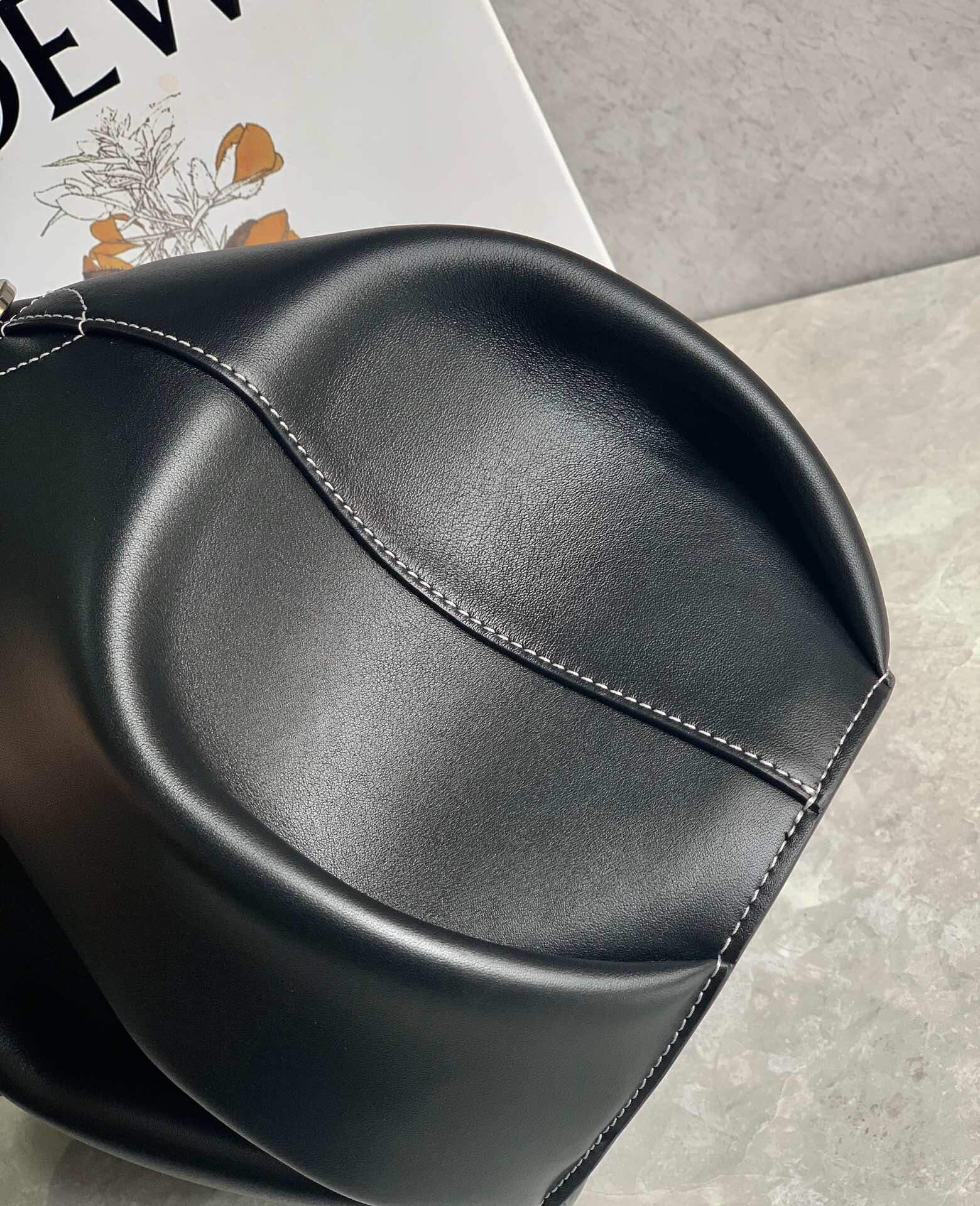 LOEWE-LARGE-ELEPHANT-BAG-IN-CLASSIC-CALFSKIN-BLACK-0010492676-08 LOEWE LARGE ELEPHANT BAG IN CLASSIC CALFSKIN BLACK 0010492676 08