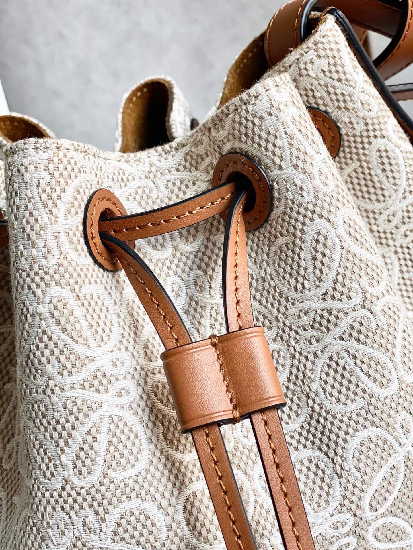 LOEWE-SMALL-BALLOON-BAG-IN-ANAGRAM-JACQUARD-AND-CALFSKIN-ECRU-TAN-A710C31X41-04 LOEWE SMALL BALLOON BAG IN ANAGRAM JACQUARD AND CALFSKIN ECRU TAN A710C31X41 04
