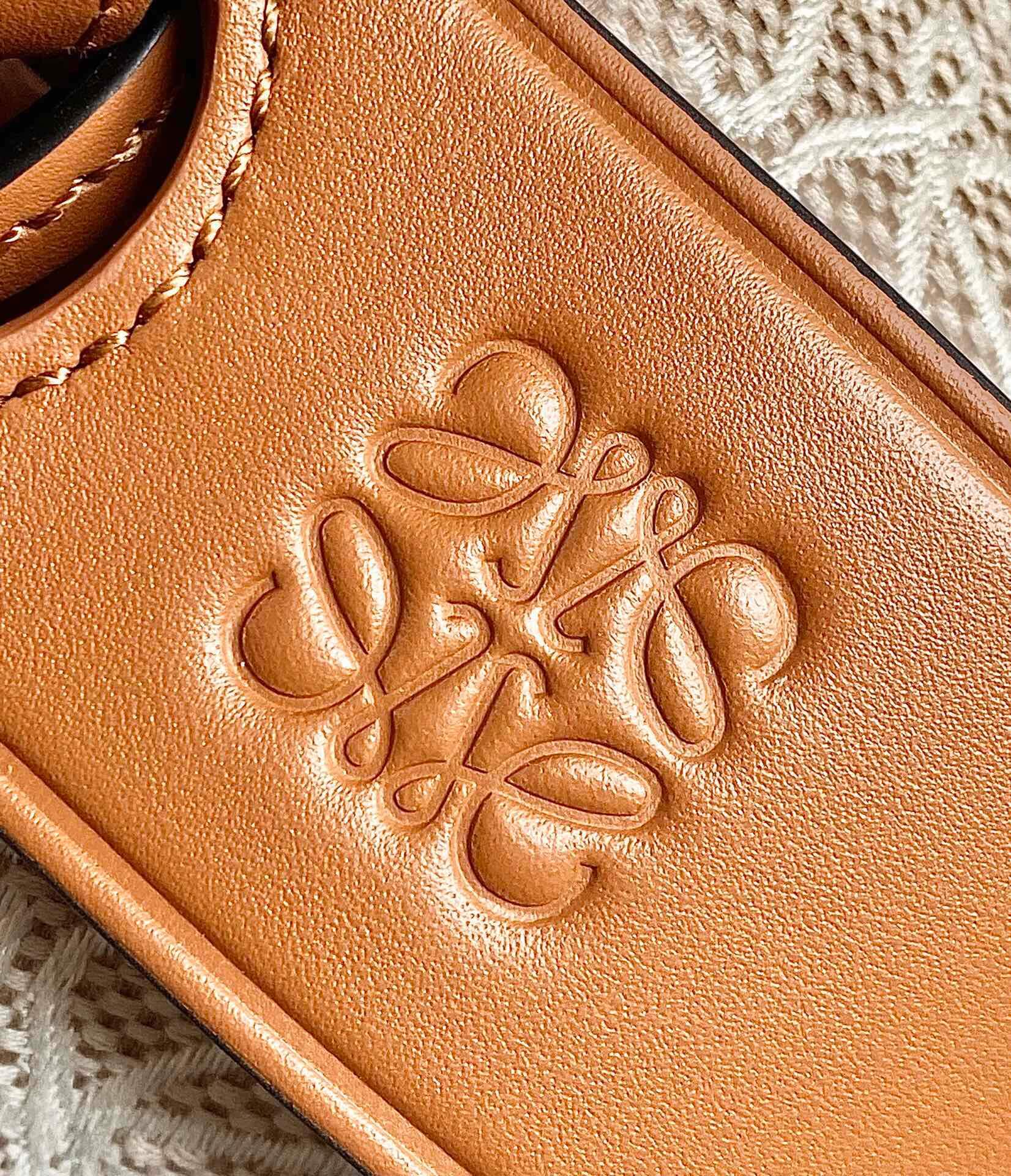 LOEWE-SMALL-BALLOON-BAG-IN-ANAGRAM-JACQUARD-AND-CALFSKIN-ECRU-TAN-A710C31X41-05 LOEWE SMALL BALLOON BAG IN ANAGRAM JACQUARD AND CALFSKIN ECRU TAN A710C31X41 05