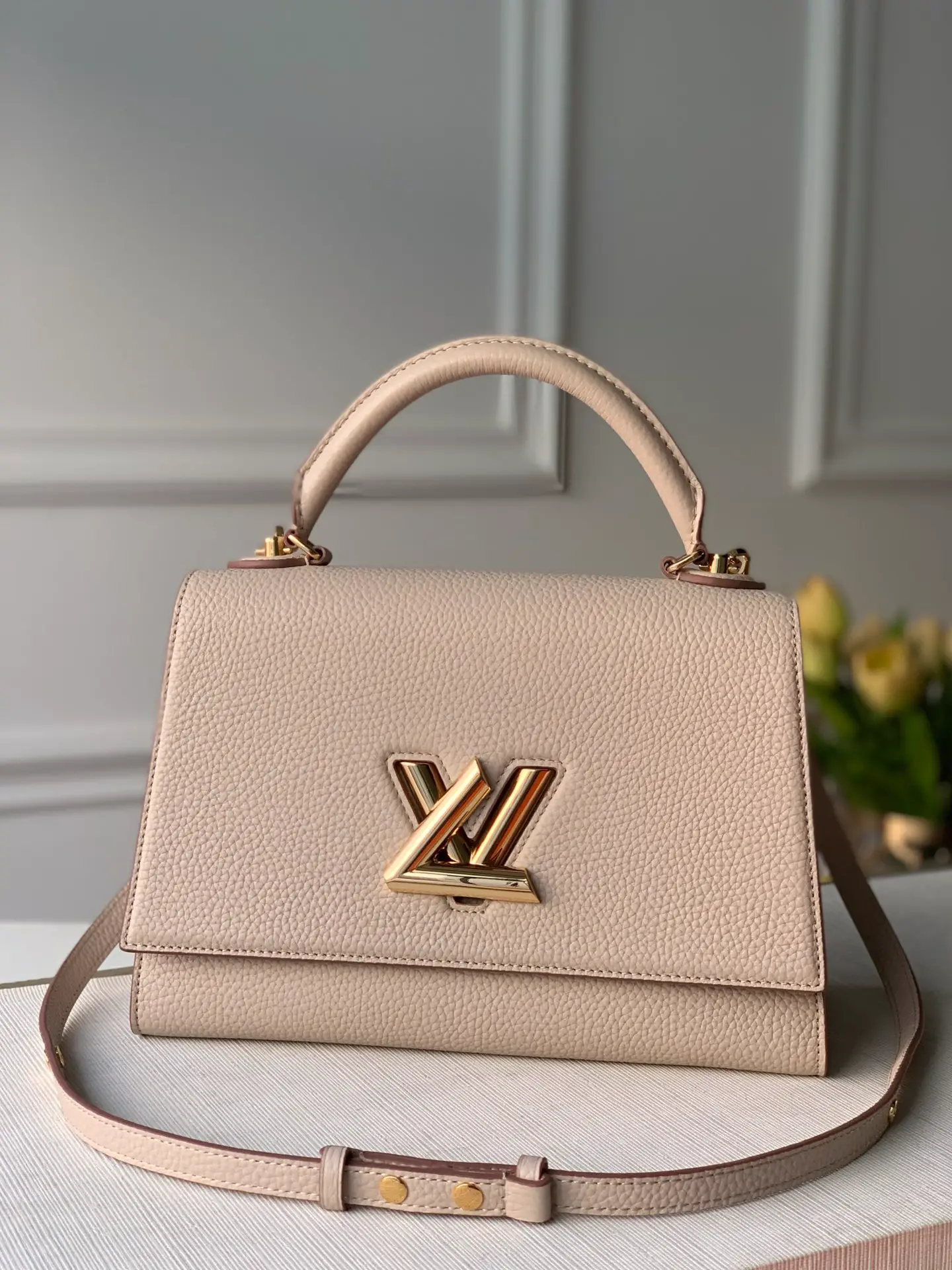 LOUIS VUITTON TWIST ONE HANDLE MM HANDBAG TAURILLON LEATHER GREIGE M57092_1 LOUIS VUITTON TWIST ONE HANDLE MM HANDBAG TAURILLON LEATHER GREIGE M57092 1