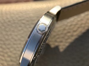 MONTBLANC HERITAGE SPIRIT DATE AUTOMATIC MENS U0111622 010