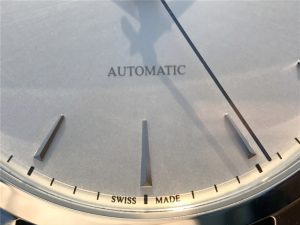 MONTBLANC HERITAGE SPIRIT DATE AUTOMATIC MENS U0111622 06