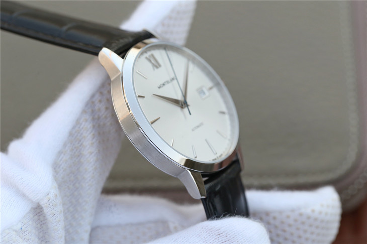 MONTBLANC-HERITAGE-SPIRIT-DATE-AUTOMATIC-MEN'S-U0111622-08 MONTBLANC HERITAGE SPIRIT DATE AUTOMATIC MENS U0111622 08