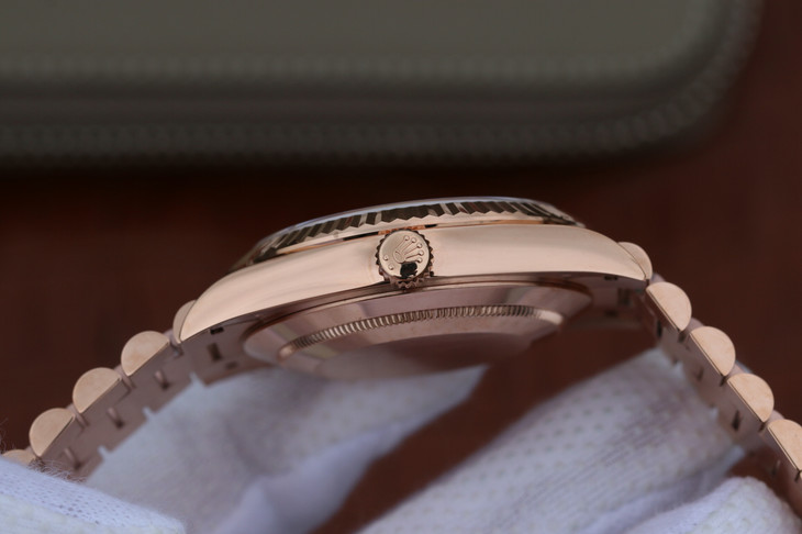 ROLEX-DAY-DATE-40-EVEROSE-OLIVE-ROMAN-228235-0025-05 ROLEX DAY DATE 40 EVEROSE OLIVE ROMAN 228235 0025 05