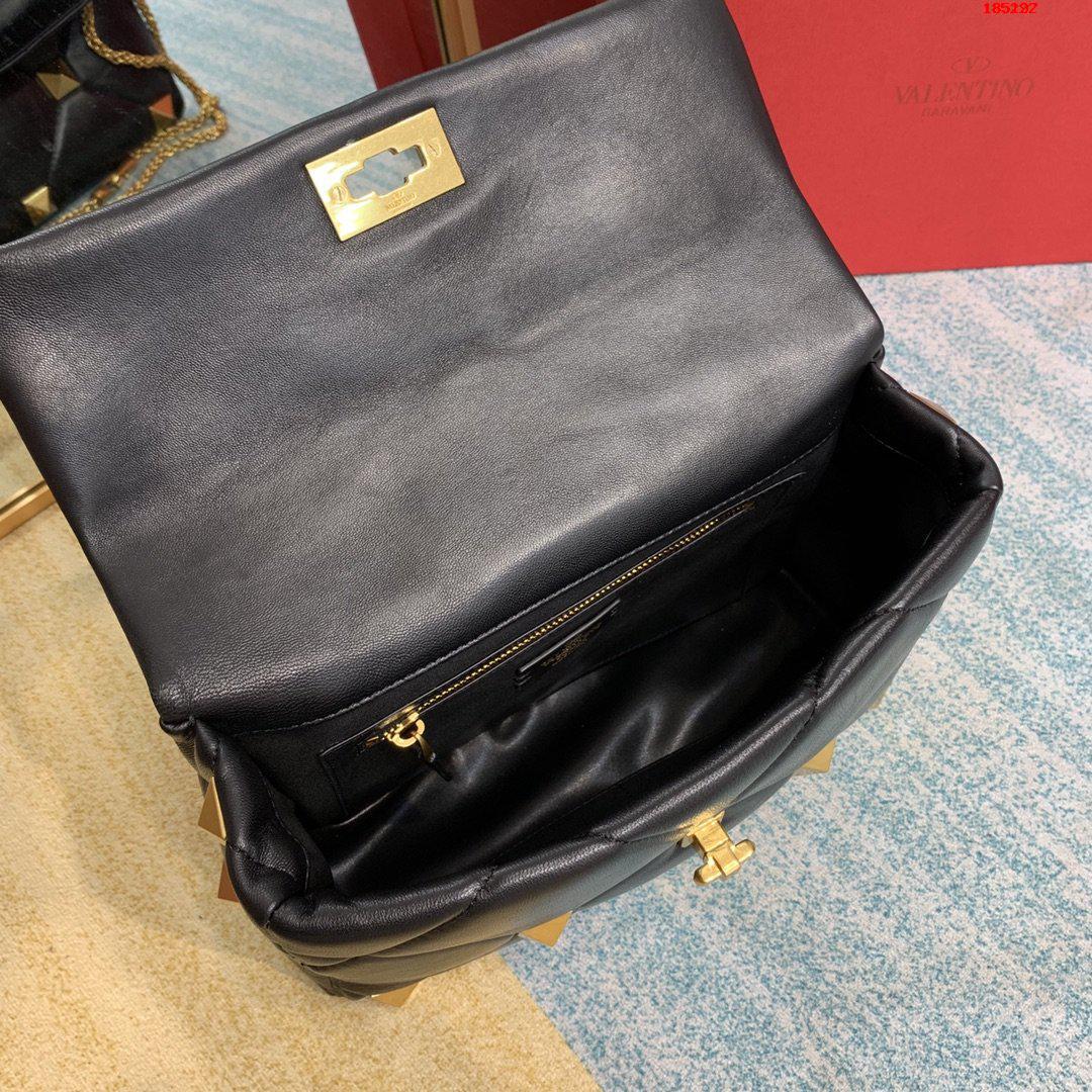 VALENTINO-LARGE-ROMAN-STUD-THE-SHOULDER-BAG-IN-NAPPA-WITH-CHAIN-BLACK-WW2B0I60BSFM30-06 VALENTINO LARGE ROMAN STUD THE SHOULDER BAG IN NAPPA WITH CHAIN BLACK WW2B0I60BSFM30 06