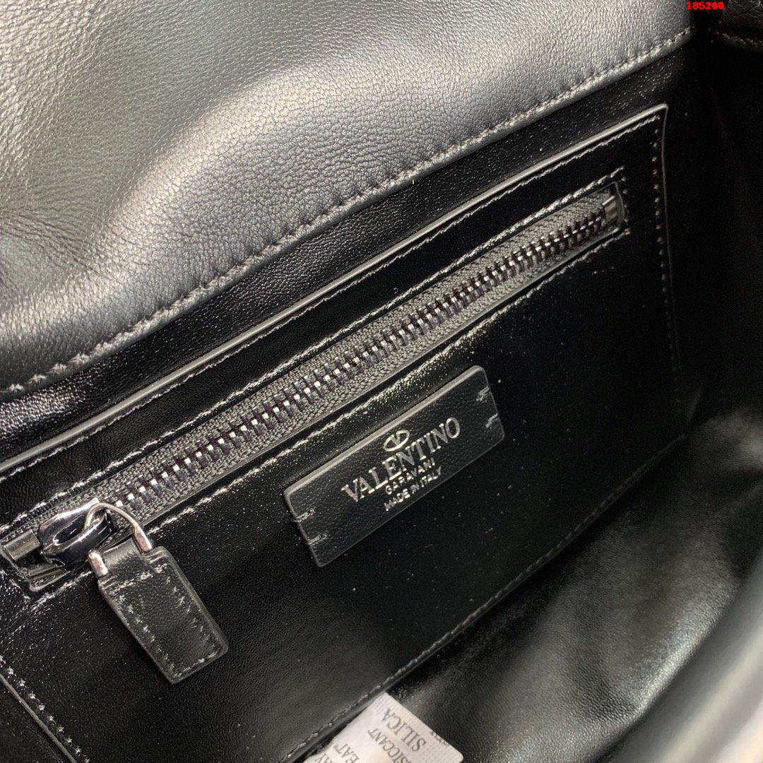 VALENTINO-MEDIUM-ROMAN-STUD-THE-SHOULDER-BAG-IN-NAPPA-WITH-CHAIN-AND-TONAL-STUDS-BLACK-XW2B0I82LWB0NO-06 VALENTINO MEDIUM ROMAN STUD THE SHOULDER BAG IN NAPPA WITH CHAIN AND TONAL STUDS BLACK XW2B0I82LWB0NO 06