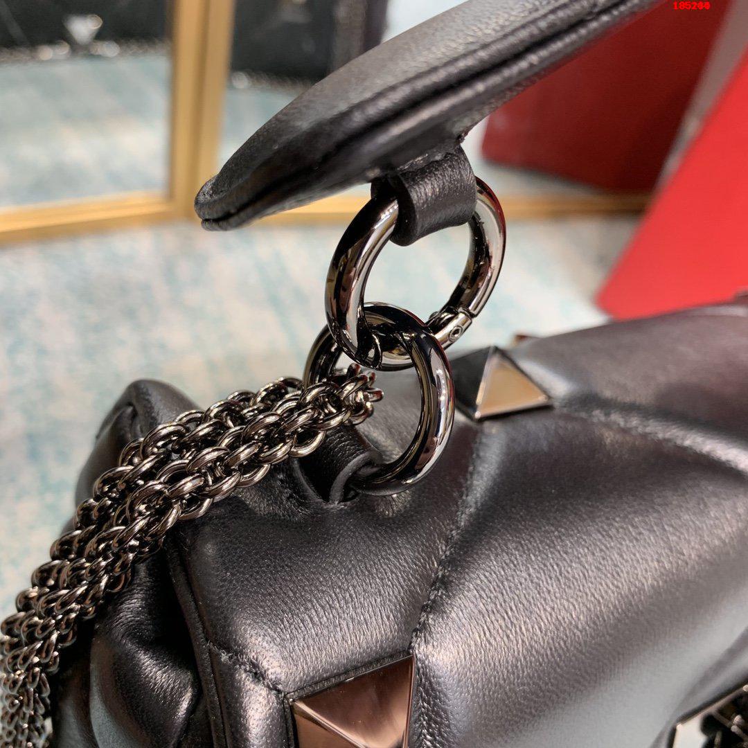VALENTINO-MEDIUM-ROMAN-STUD-THE-SHOULDER-BAG-IN-NAPPA-WITH-CHAIN-AND-TONAL-STUDS-BLACK-XW2B0I82LWB0NO-08 VALENTINO MEDIUM ROMAN STUD THE SHOULDER BAG IN NAPPA WITH CHAIN AND TONAL STUDS BLACK XW2B0I82LWB0NO 08