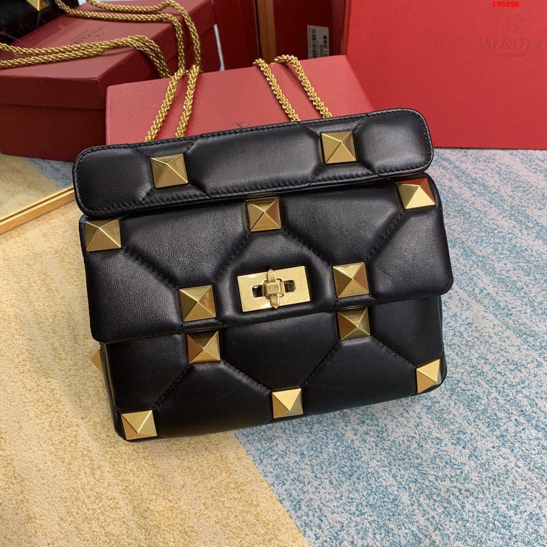 VALENTINO-MEDIUM-ROMAN-STUD-THE-SHOULDER-BAG-IN-NAPPA-WITH-CHAIN-BLACK-XW2B0I82BSF0NO-01 VALENTINO MEDIUM ROMAN STUD THE SHOULDER BAG IN NAPPA WITH CHAIN BLACK XW2B0I82BSF0NO 01