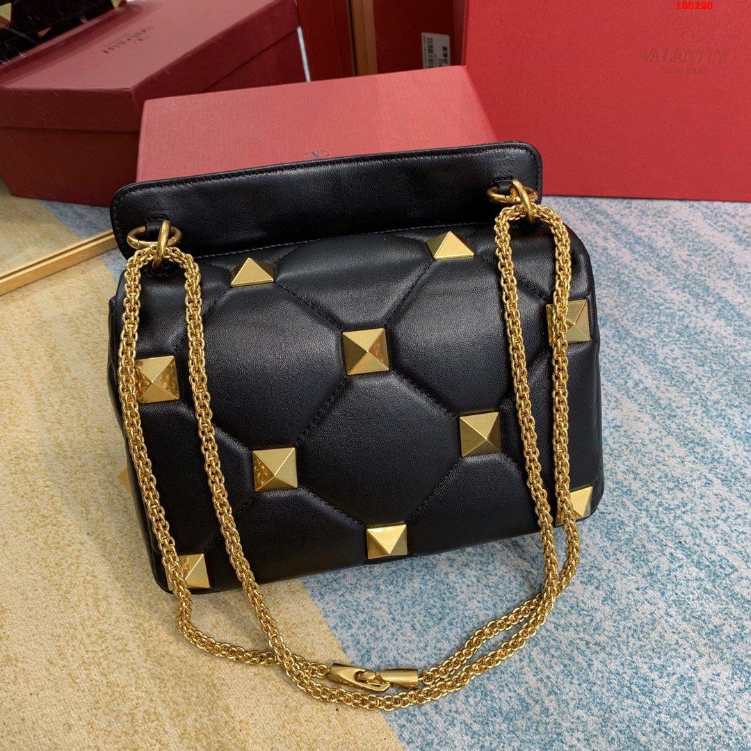 VALENTINO-MEDIUM-ROMAN-STUD-THE-SHOULDER-BAG-IN-NAPPA-WITH-CHAIN-BLACK-XW2B0I82BSF0NO-02 VALENTINO MEDIUM ROMAN STUD THE SHOULDER BAG IN NAPPA WITH CHAIN BLACK XW2B0I82BSF0NO 02