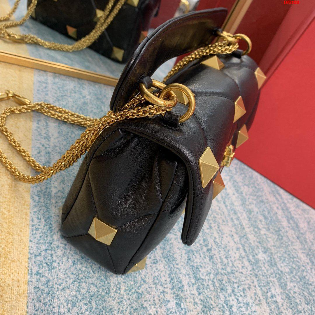 VALENTINO-MEDIUM-ROMAN-STUD-THE-SHOULDER-BAG-IN-NAPPA-WITH-CHAIN-BLACK-XW2B0I82BSF0NO-03 VALENTINO MEDIUM ROMAN STUD THE SHOULDER BAG IN NAPPA WITH CHAIN BLACK XW2B0I82BSF0NO 03