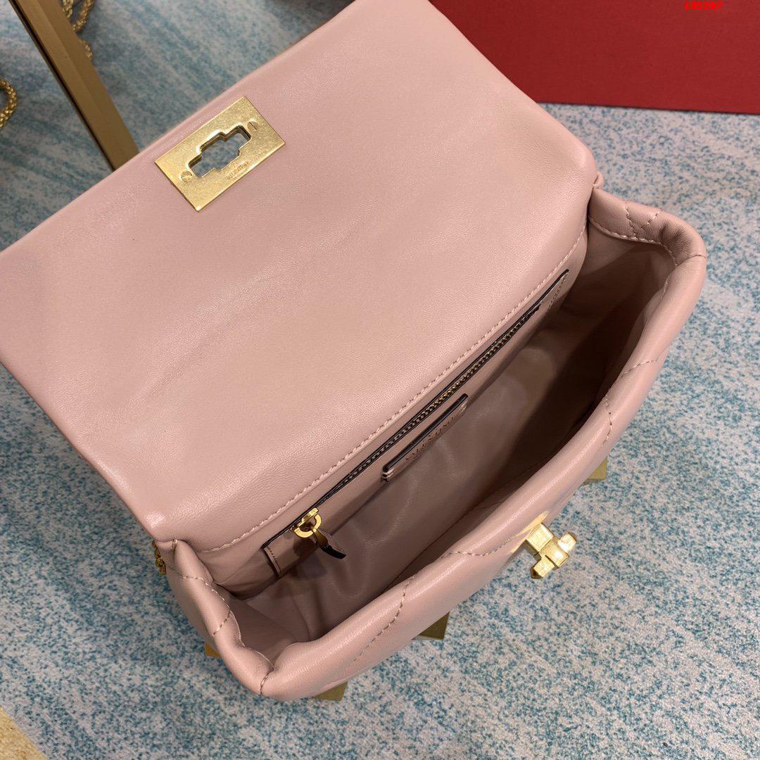 VALENTINO-MEDIUM-ROMAN-STUD-THE-SHOULDER-BAG-IN-NAPPA-WITH-CHAIN-PINK-WW2B0I82BSFM26-06 VALENTINO MEDIUM ROMAN STUD THE SHOULDER BAG IN NAPPA WITH CHAIN PINK WW2B0I82BSFM26 06