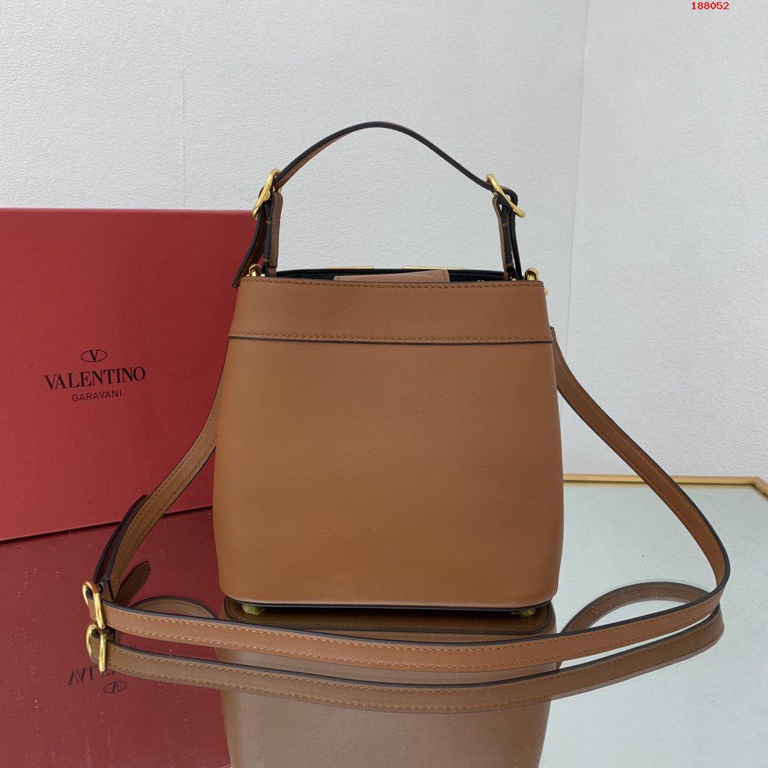 VALENTINO-SUPERVEE-CALFSKIN-HANDBAG-BROWN-WW2B0J74ZXLHG5-02 VALENTINO SUPERVEE CALFSKIN HANDBAG BROWN WW2B0J74ZXLHG5 02