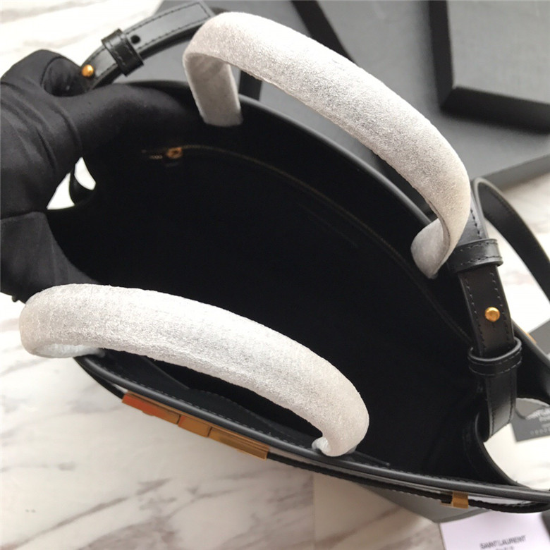 YSL-MANHATTAN-SMALL-SHOPPING-BAG-IN-CROCODILE-EMBOSSED-NUBUCK-AND-SMOOTH-LEATHER-BLACK-568702DM6CW1000-07 YSL MANHATTAN SMALL SHOPPING BAG IN CROCODILE EMBOSSED NUBUCK AND SMOOTH LEATHER BLACK 568702DM6CW1000 07