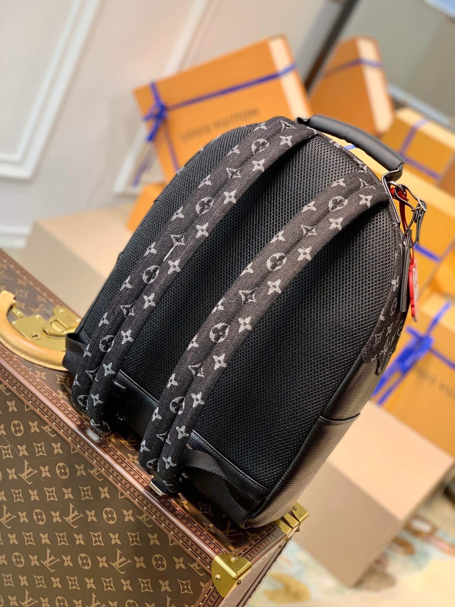 louis-vuitton-backpack-multipocket-other-leathers-bags-M45973-03 louis vuitton backpack multipocket other leathers bags M45973 03