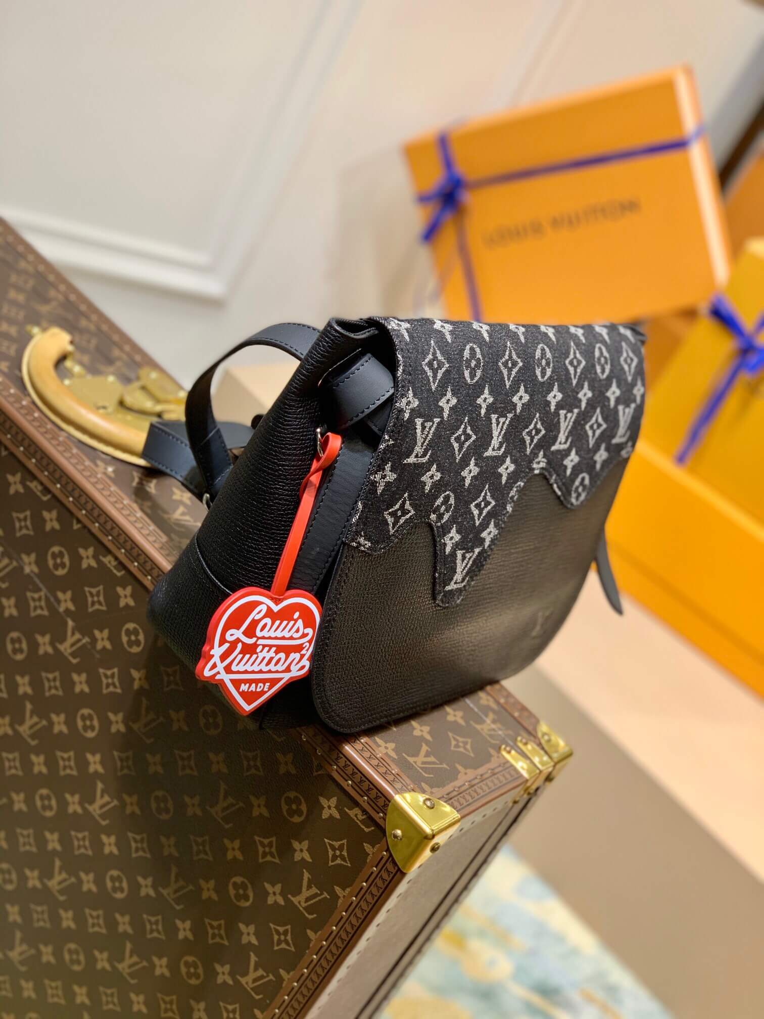 louis-vuitton-besace-tokyo-other-leathers-bags-M45971-02 louis vuitton besace tokyo other leathers bags M45971 02