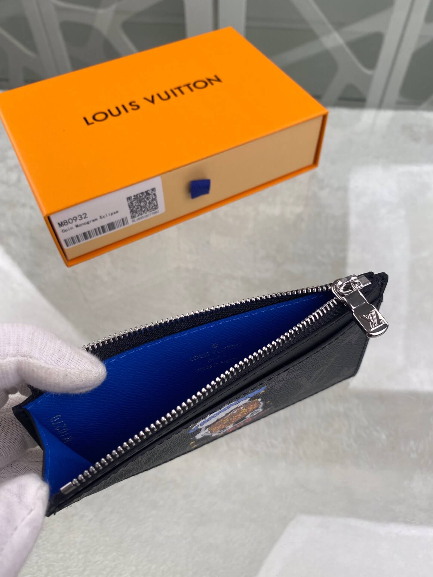 louis-vuitton-coin-card-holder-monogram-eclipse-canvas-wallets-and-small-leather-goods-M80932-05 louis vuitton coin card holder monogram eclipse canvas wallets and small leather goods M80932 05