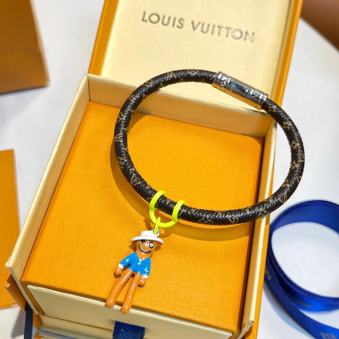 louis-vuitton-hang-it-mascots-bracelet-monogram-canvas-fashion-jewellery-MP286E-01 louis vuitton hang it mascots bracelet monogram canvas fashion jewellery MP286E 01